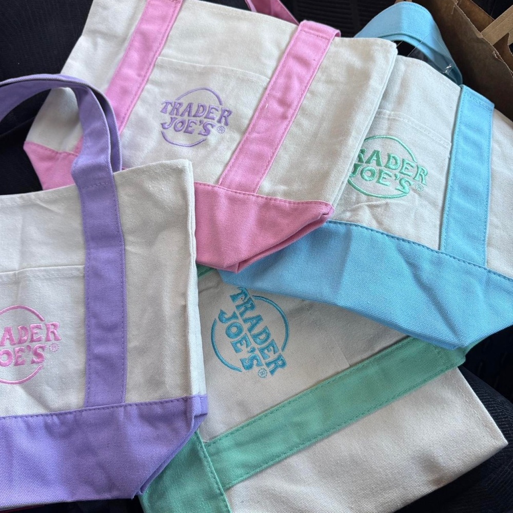 Trader Joe's Pastel Canvas Tote Bag (Bundle of 4)
